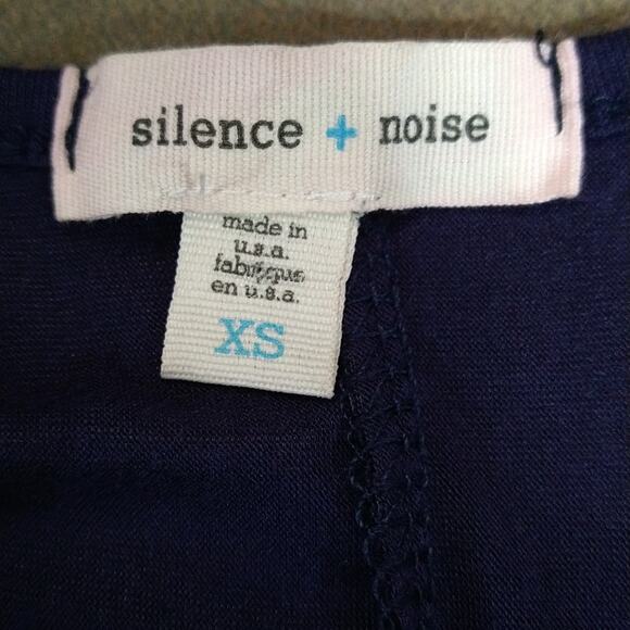 A Silence + Noise Women's Navy Blue Twist Front Oversized Top Shirt Tunic XS - Picture 12 of 13